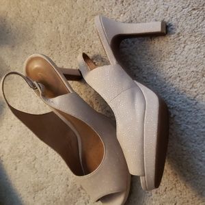 Clarks Nude Pink Slingback 3" Heels size 8